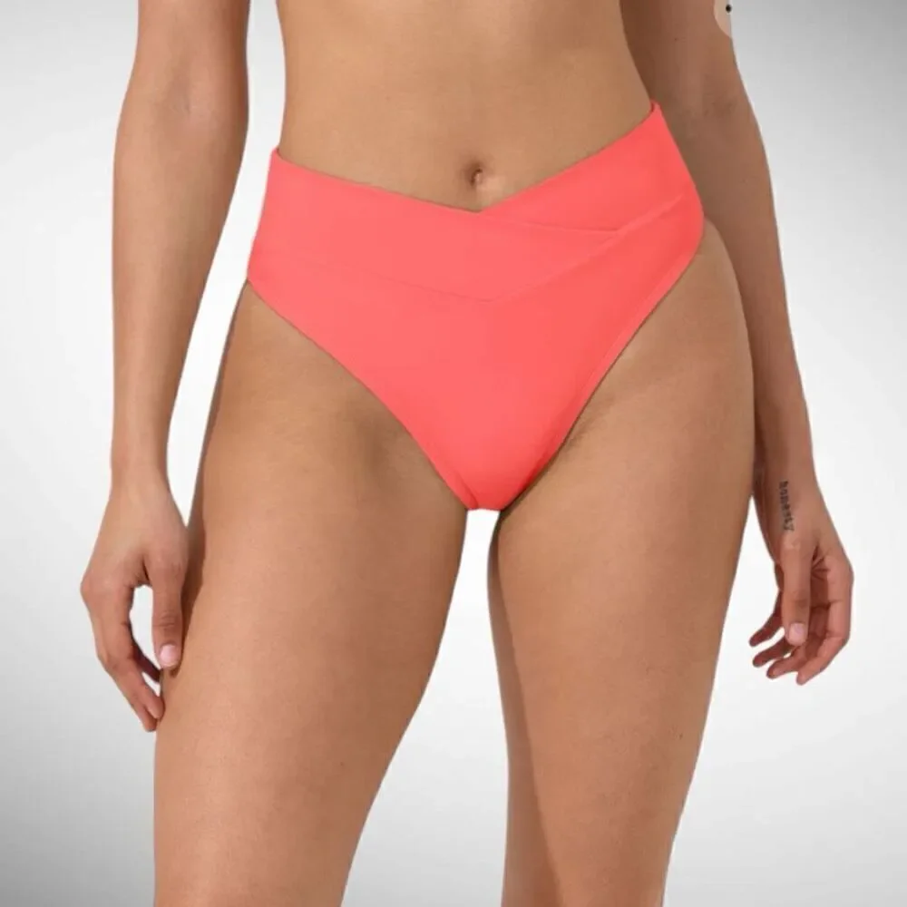 Size M Halara Crossover Bikini Bottom in Dreamy Pink